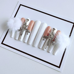 Ballet Nail Ak Gun White Fur Ball Press-on Nails