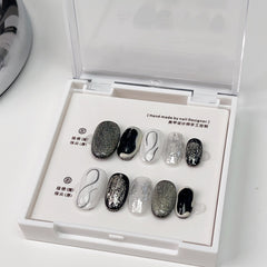 Thin and Glittering Black Cat's Eye