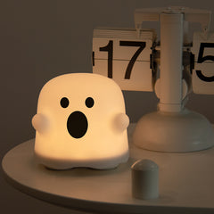 Ghost patting lamp