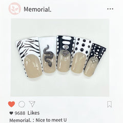 UNIKOO Duckbill Shape Snake Polka Dot Halloween Press-On Nails