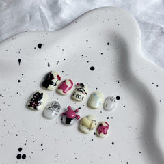 UNIKOO Cute Kitty Short Round Press-on Nails