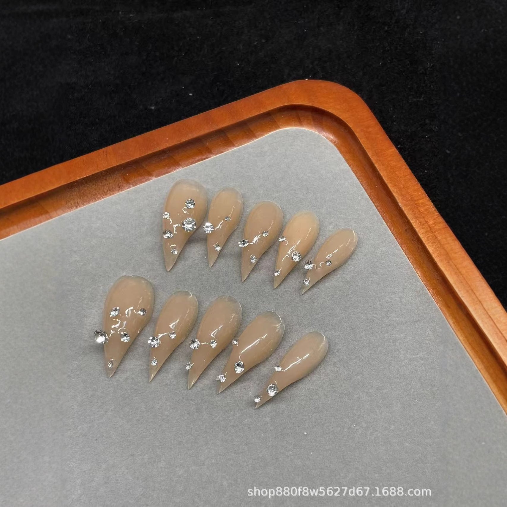 Nude diamonds