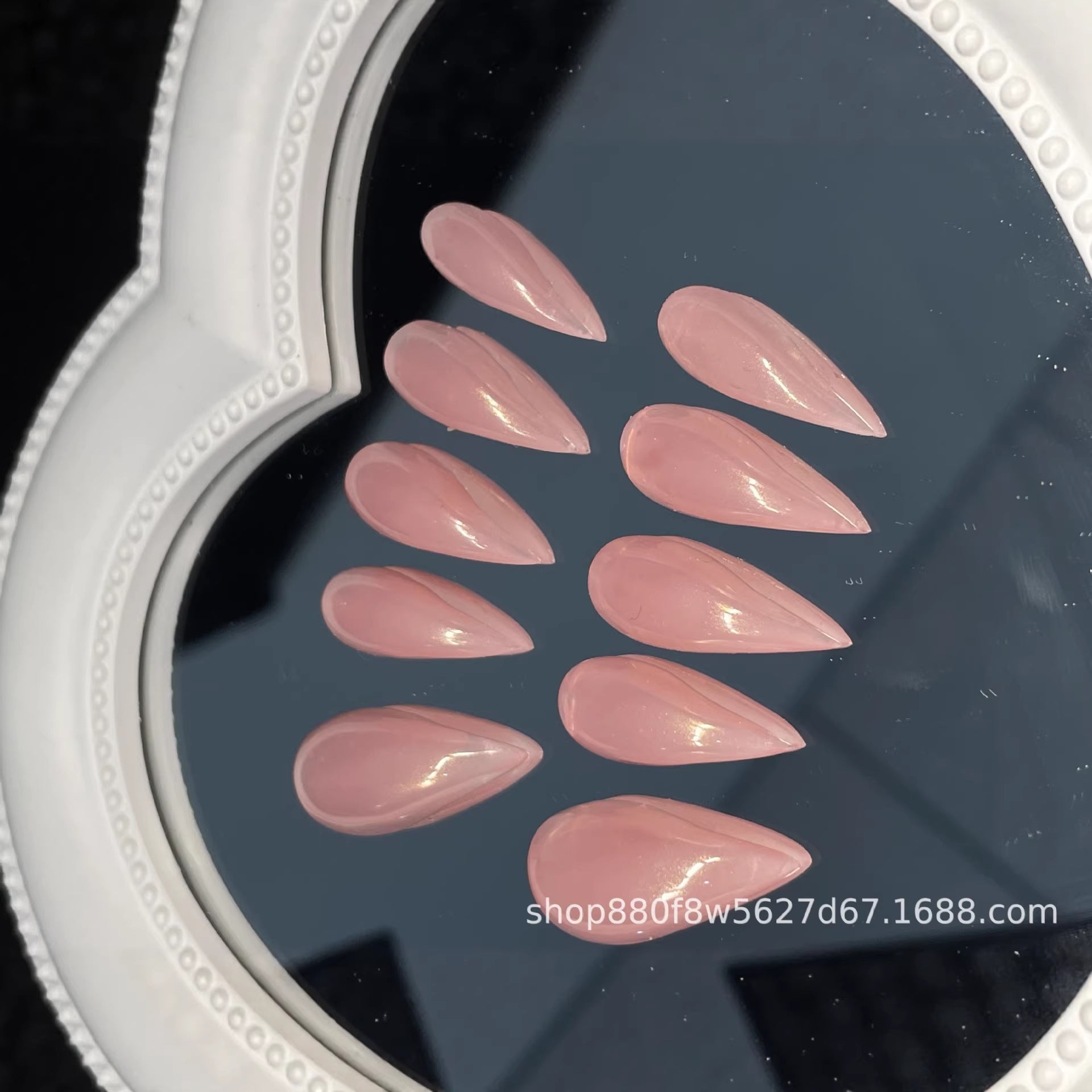 Light pink nude