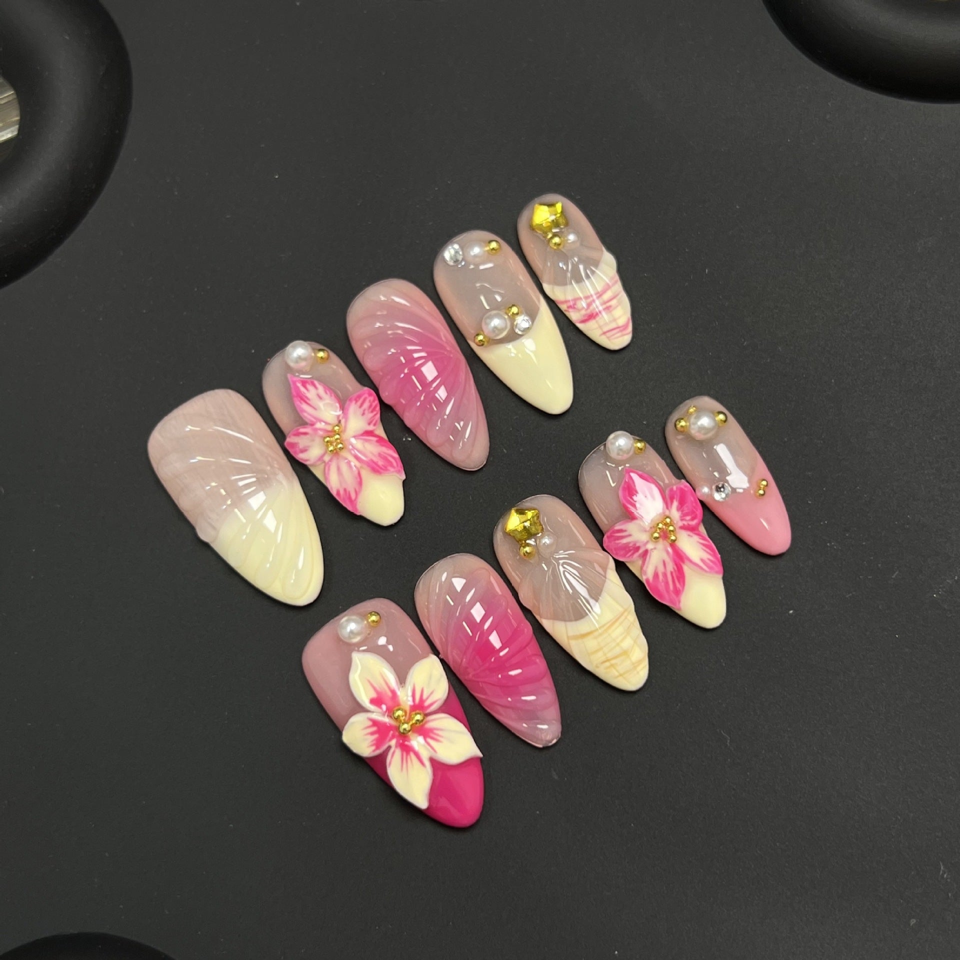 Sweet petals, dreamy romantic atmosphere