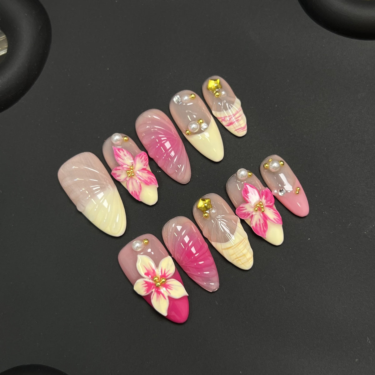 Sweet petals, dreamy romantic atmosphere