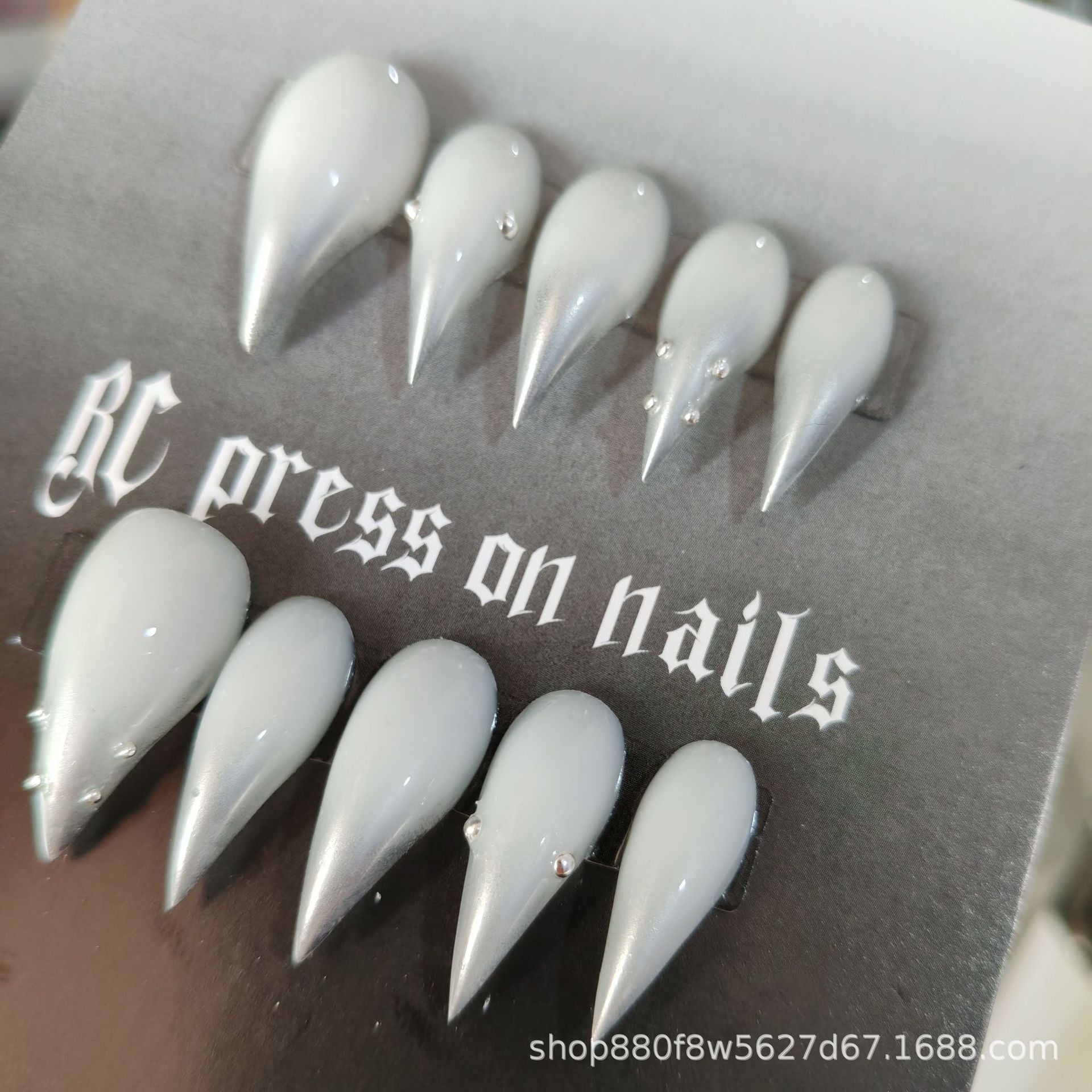 Metal pure white