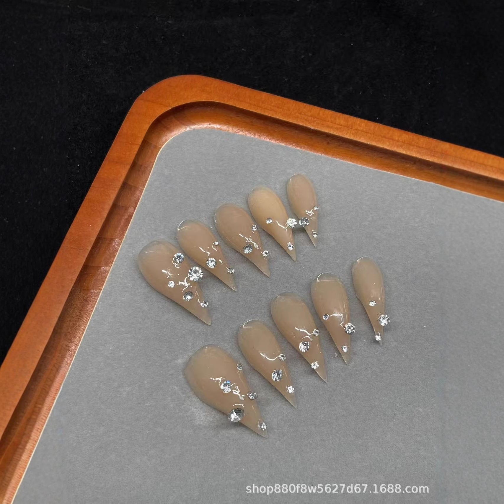 Nude diamonds