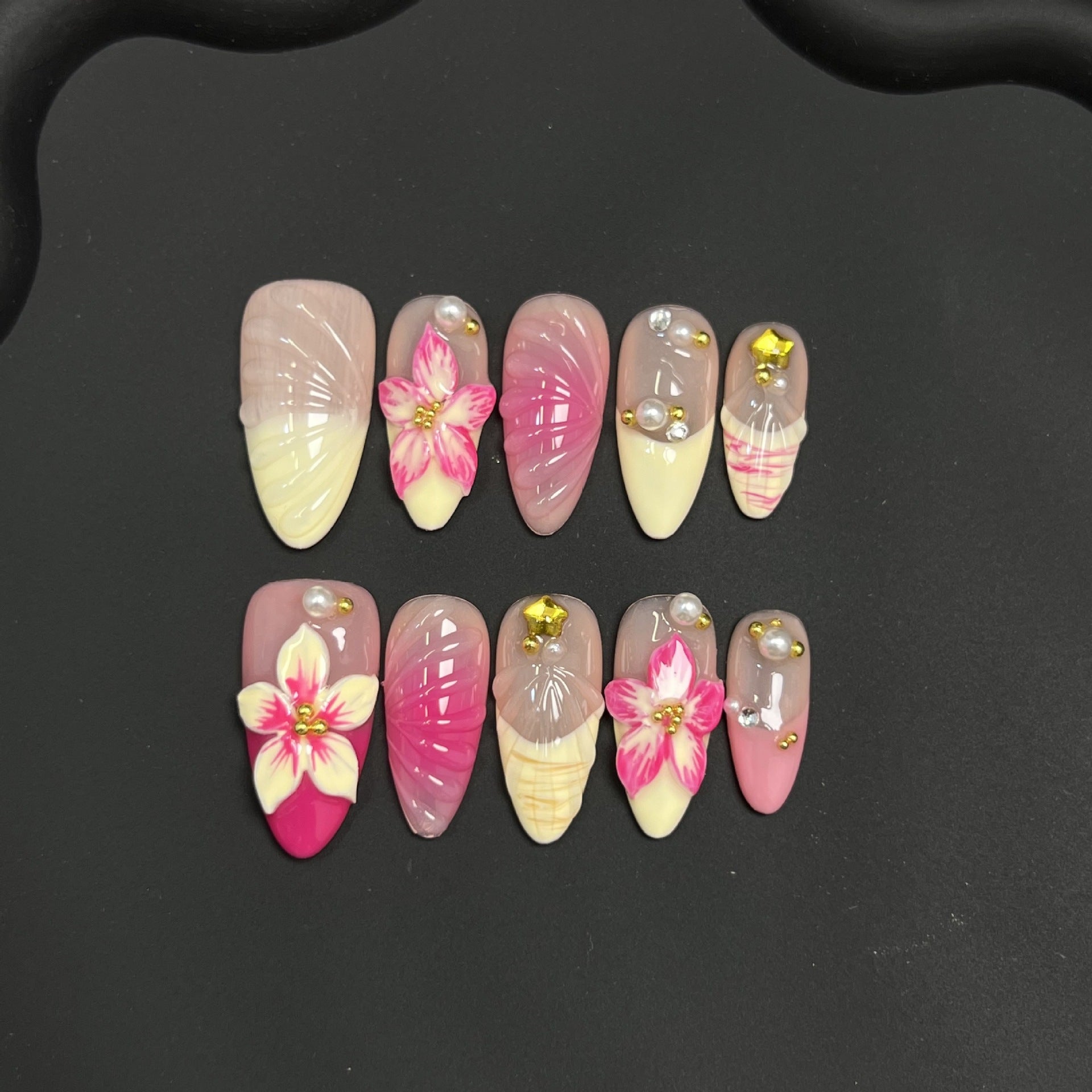 Sweet petals, dreamy romantic atmosphere