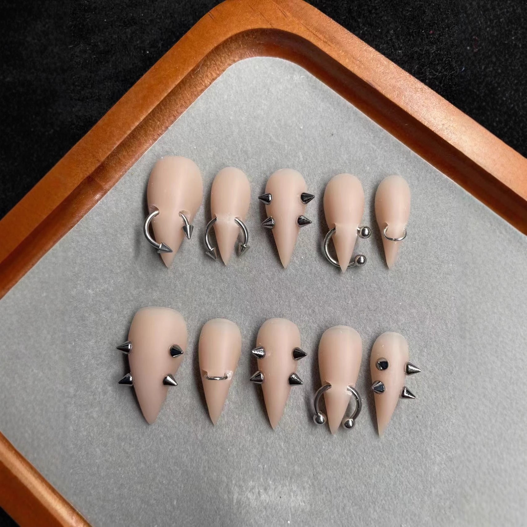 Rivet nude
