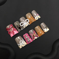 French Fingertip Duckbill Bow