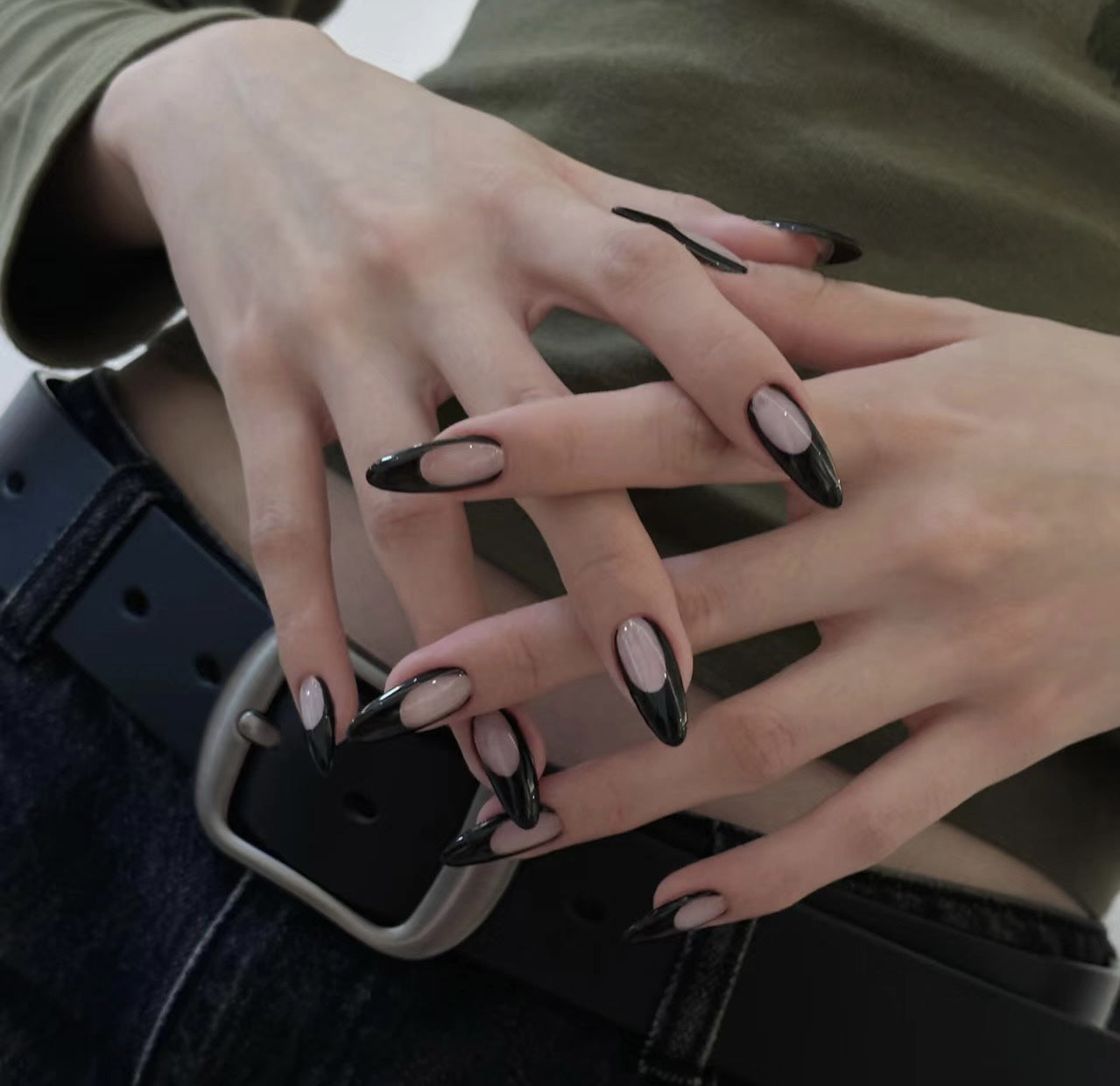 UNIKOO BLACK V-tip French PRESS ON NAILS
