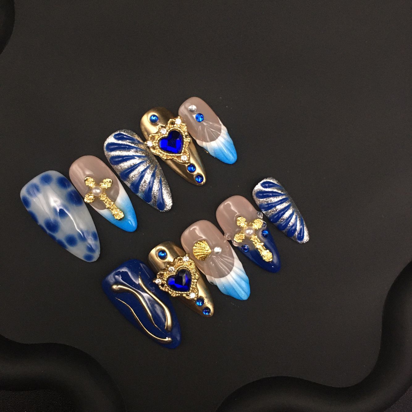 Blue love flower with diamonds nude