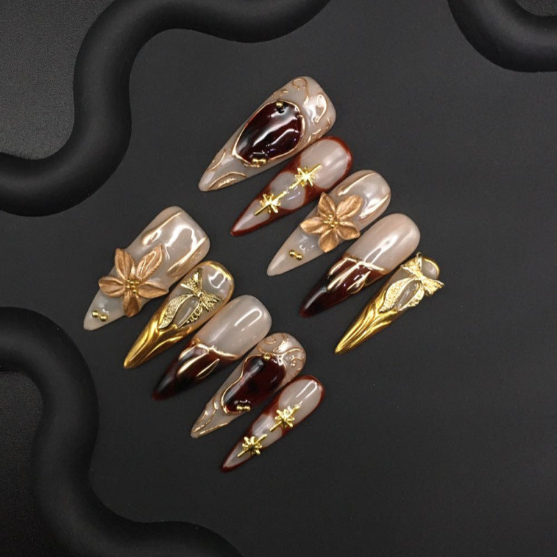 Luxurious, sweet, cool, and courtly three-dimensional hearts