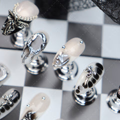 UNIKOO Vintage Kro Heart almond Press-on Nails