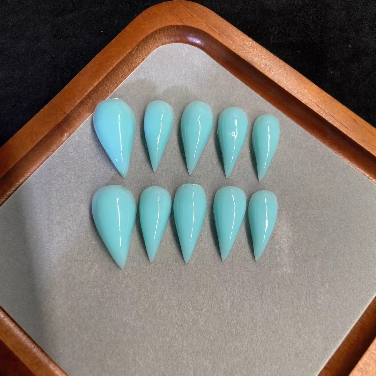 Sky blue solid color manicure