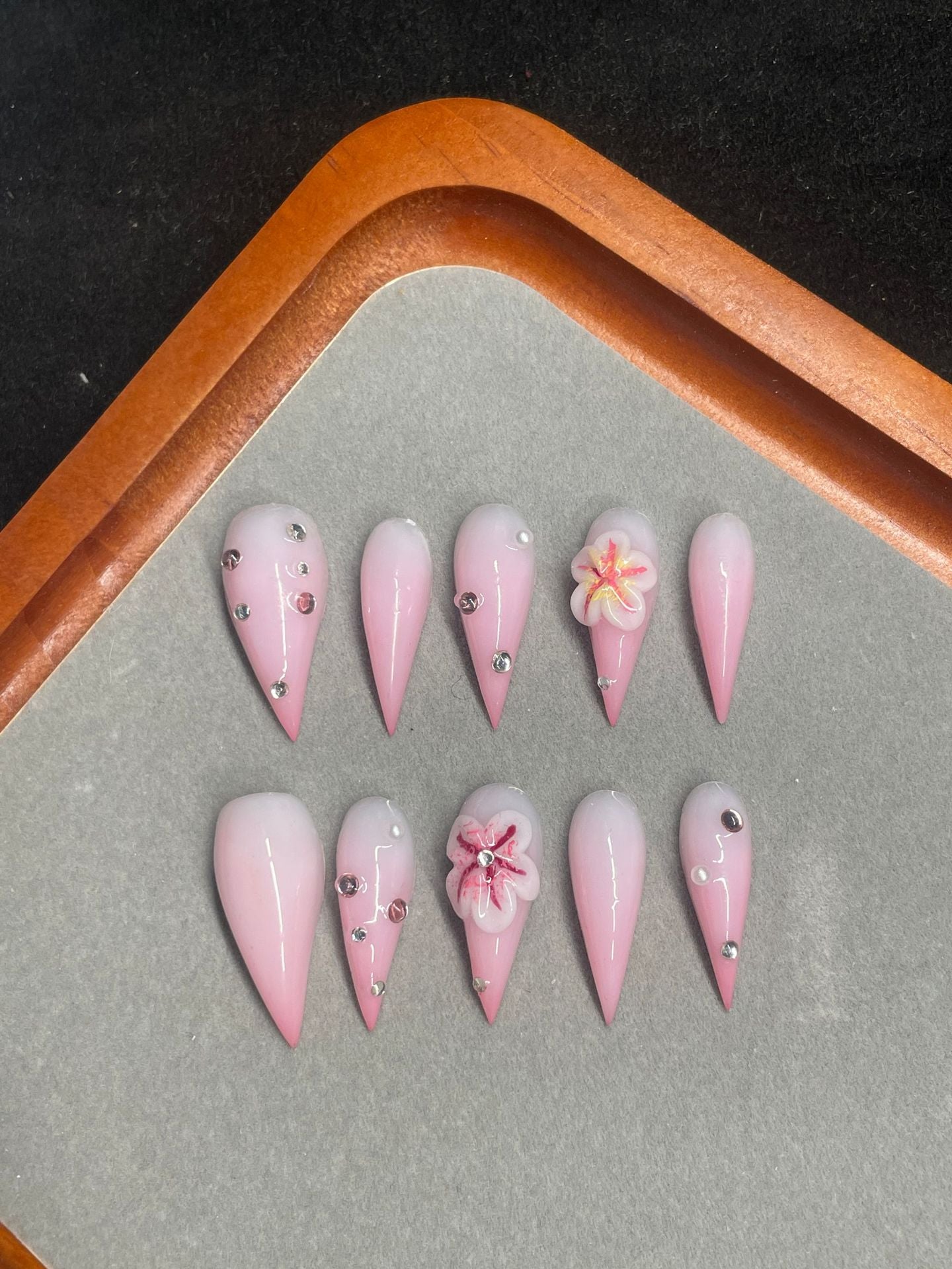 Cherry blossom-carved short armor