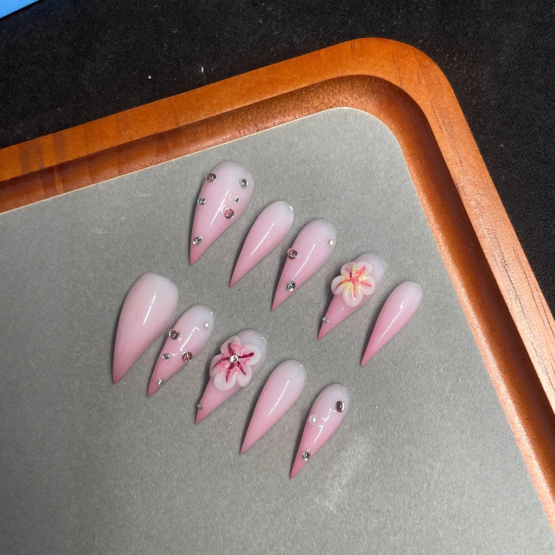 Cherry blossom-carved short armor